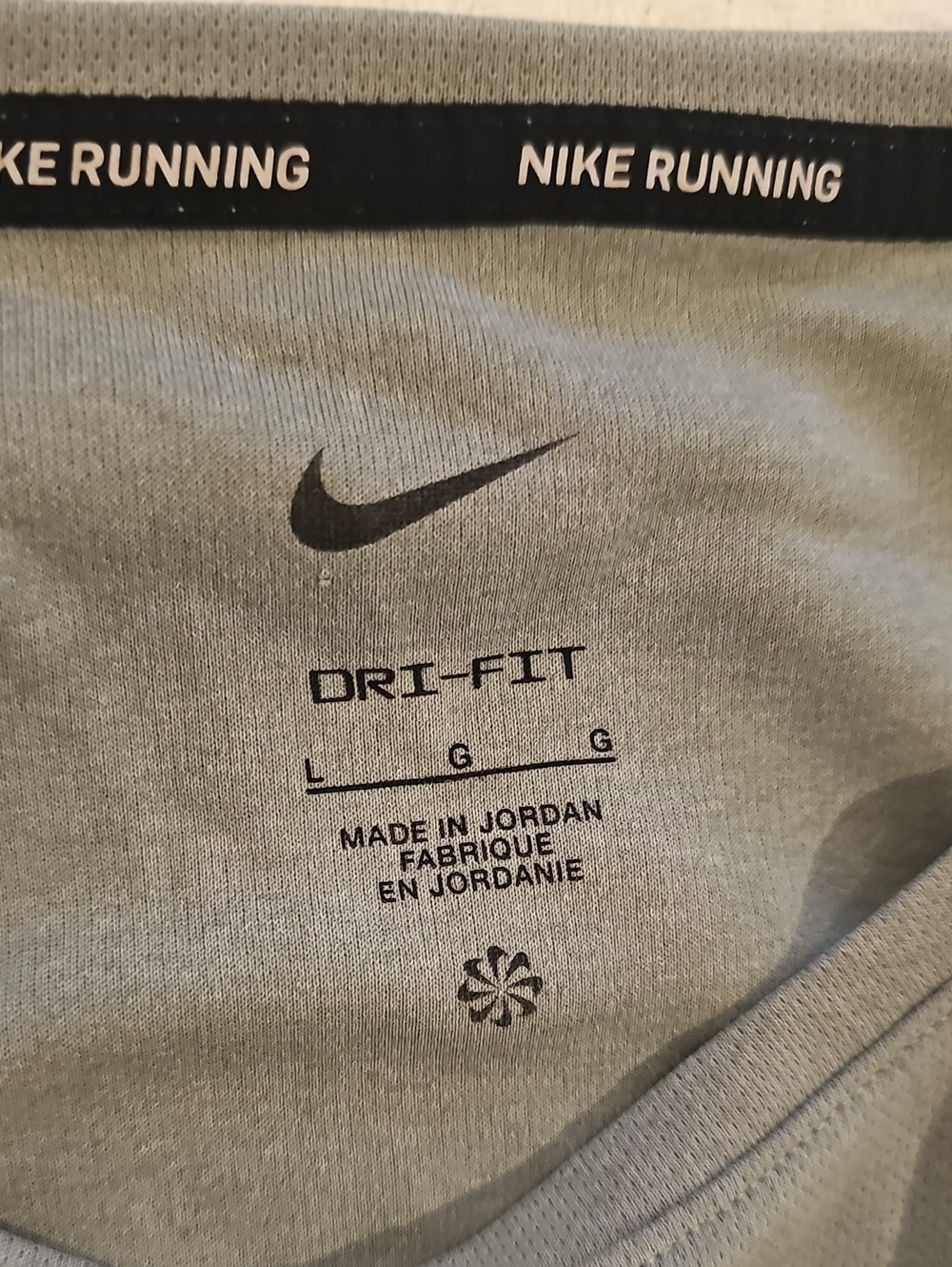 Nike Dri-FIT Short Sleeve Tee in Light Gray